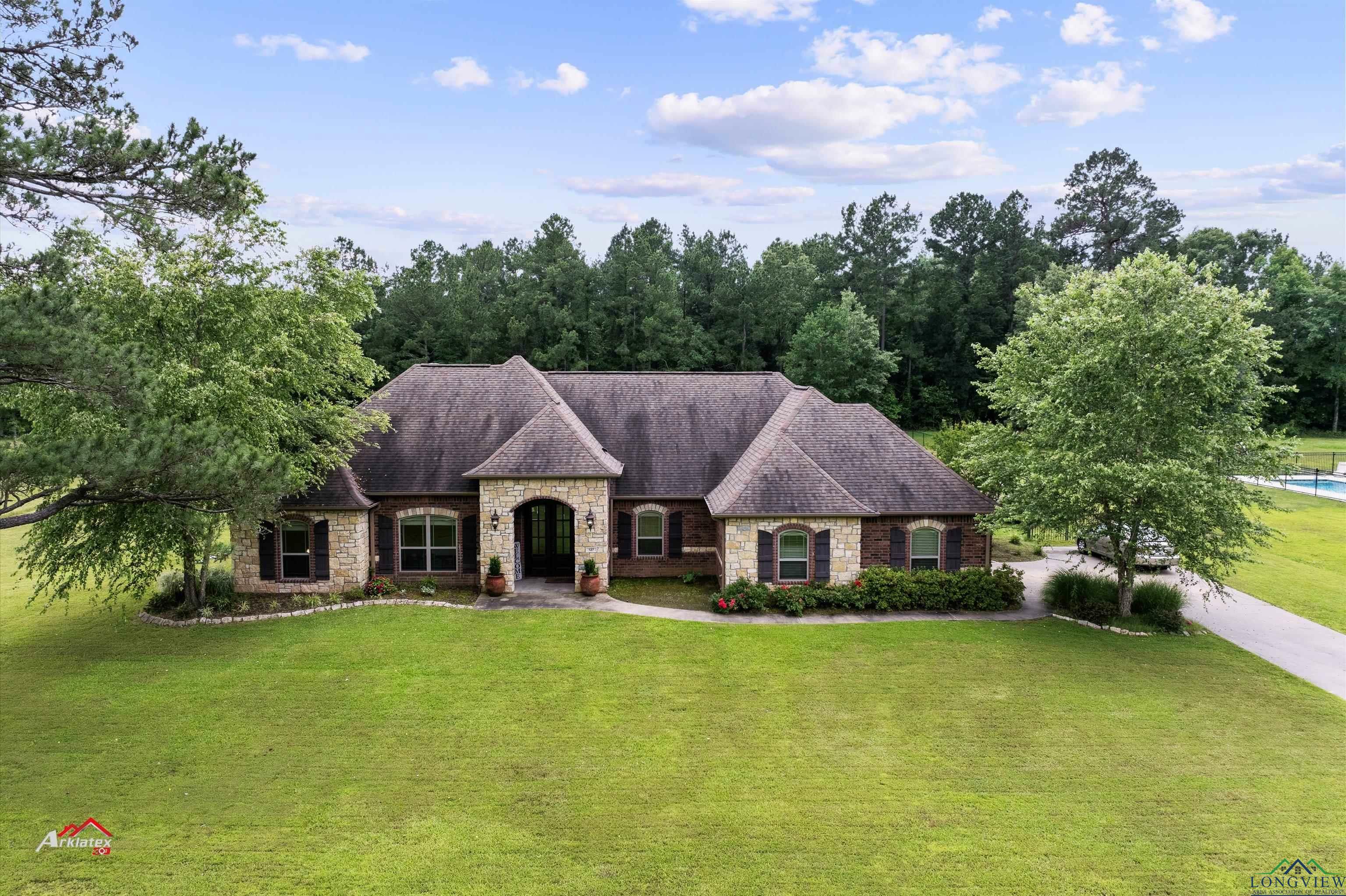 Property Photo: 127 Majestic Oaks Drive TX 75639