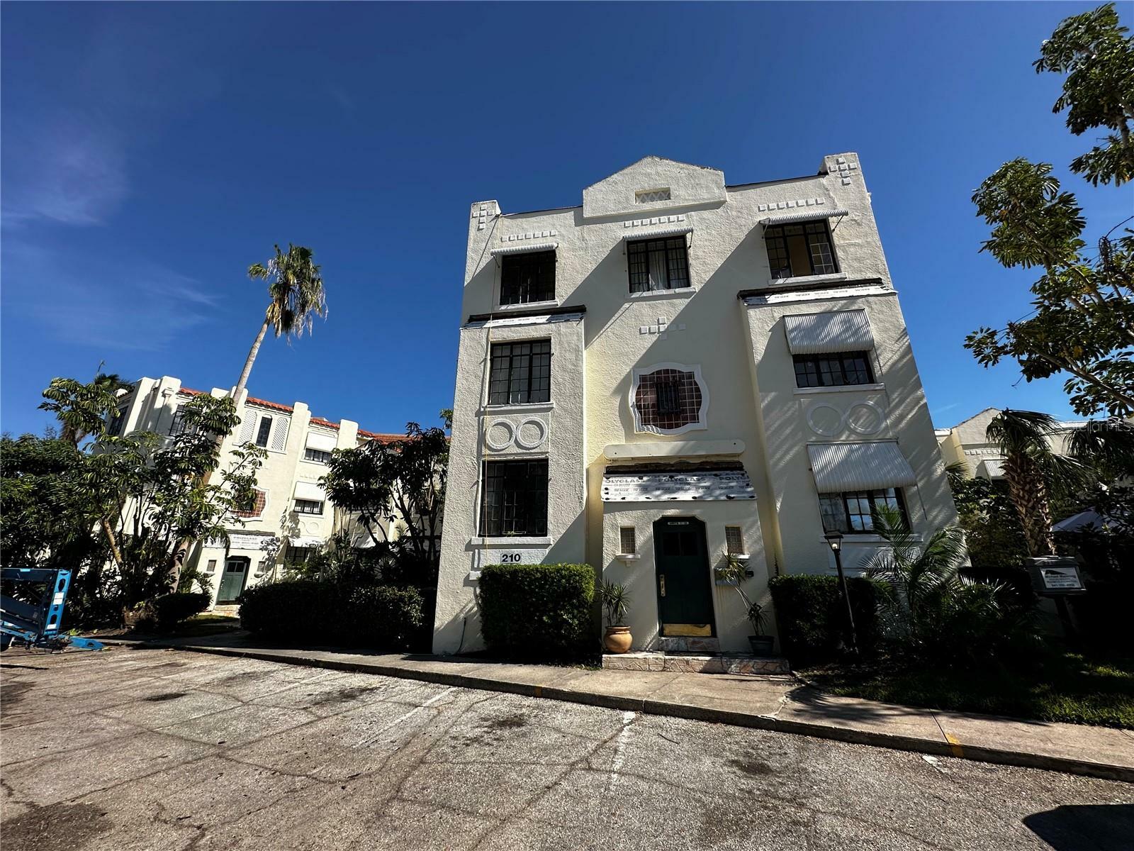 Property Photo:  210 N 17th Street W 21  FL 34205 