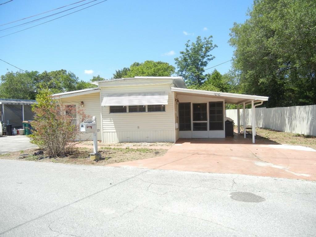 Property Photo: 1010 Oakland Circle FL 32778