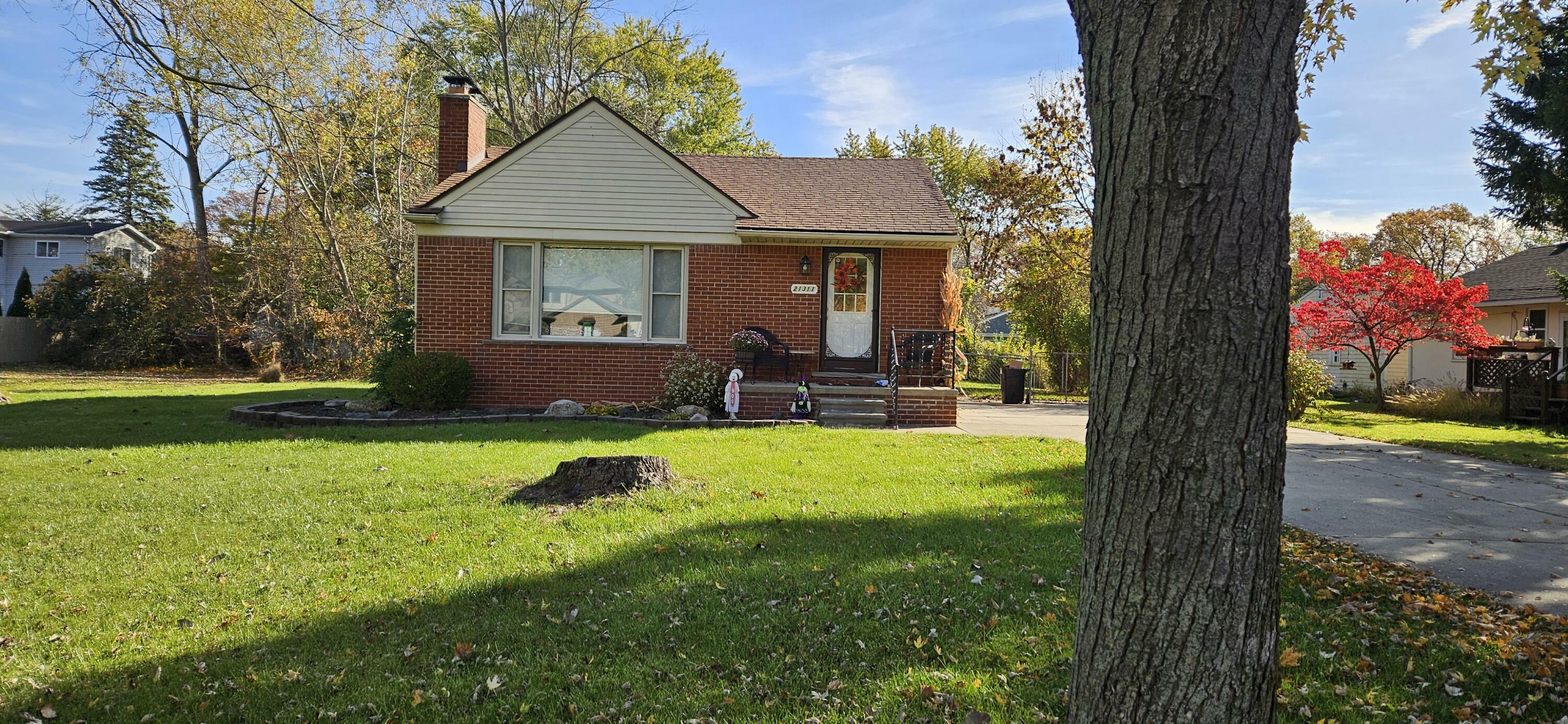 Property Photo:  21311 Meridian Road  MI 48138 