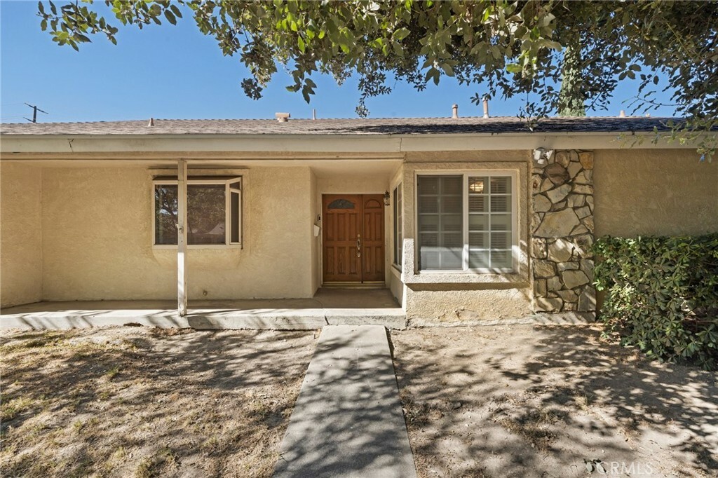 Property Photo:  9201 Crebs Avenue  CA 91324 