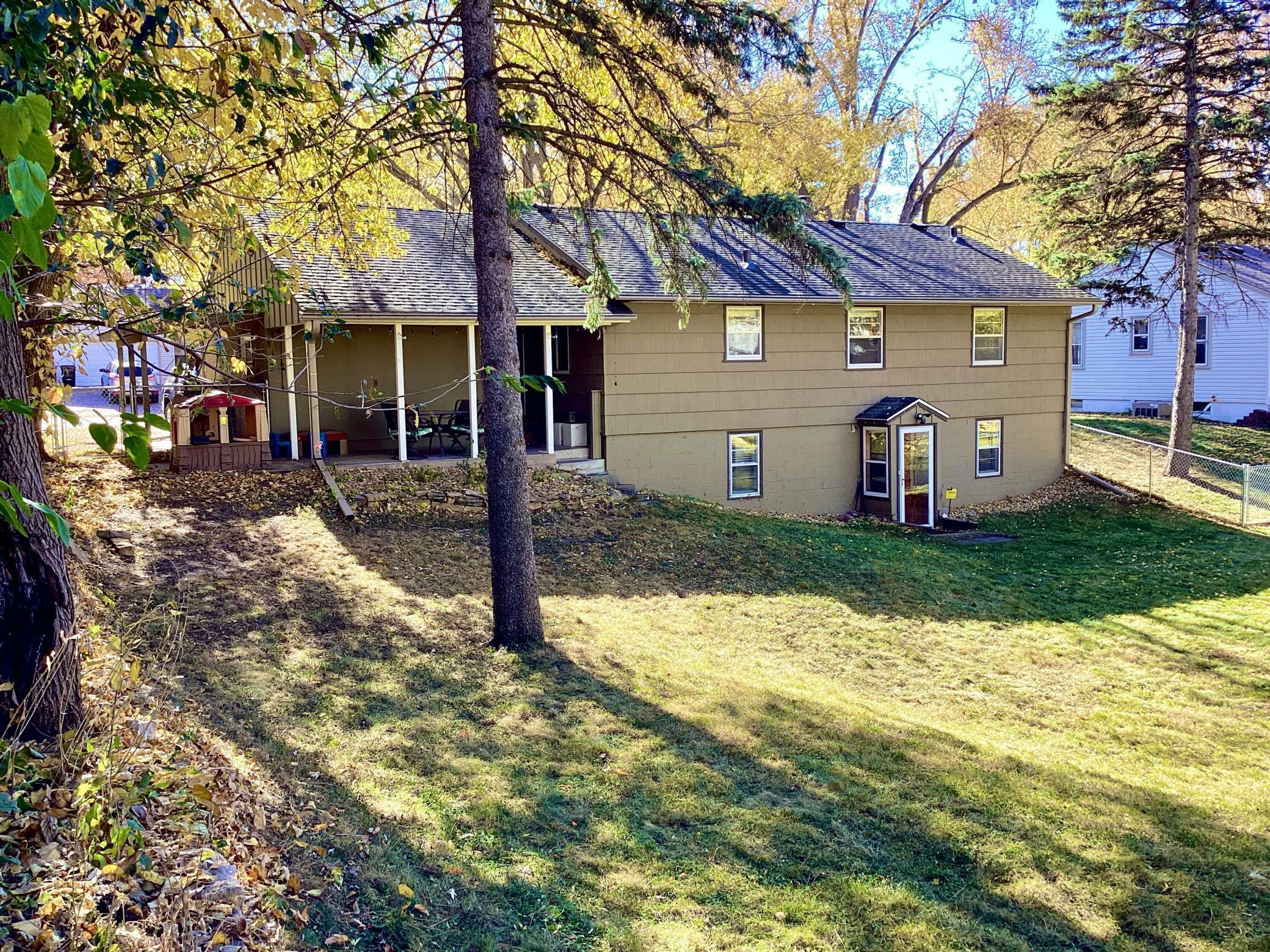 Property Photo:  517 Western Street  MN 55303 