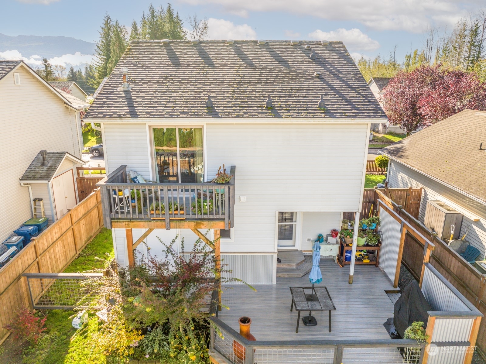 Property Photo:  1111 Yew Ave  WA 98294 