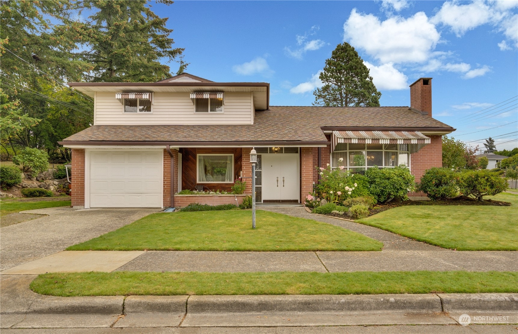 Property Photo:  1901 N Orchard Street  WA 98406 