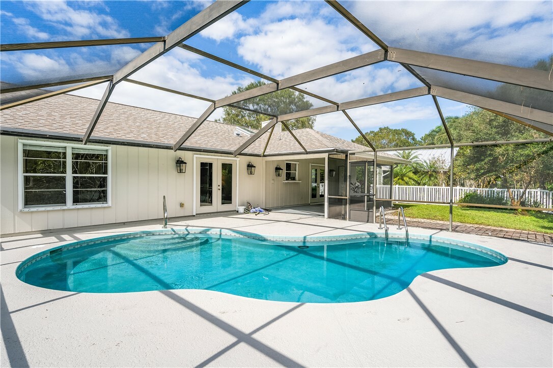 Property Photo: 150 29th Court SW FL 32968