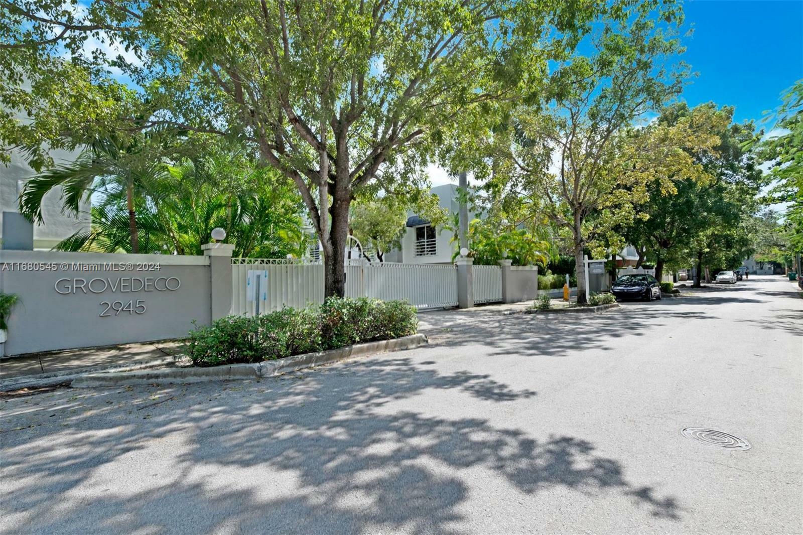 Property Photo:  2945 Bridgeport Avenue  FL 33133 