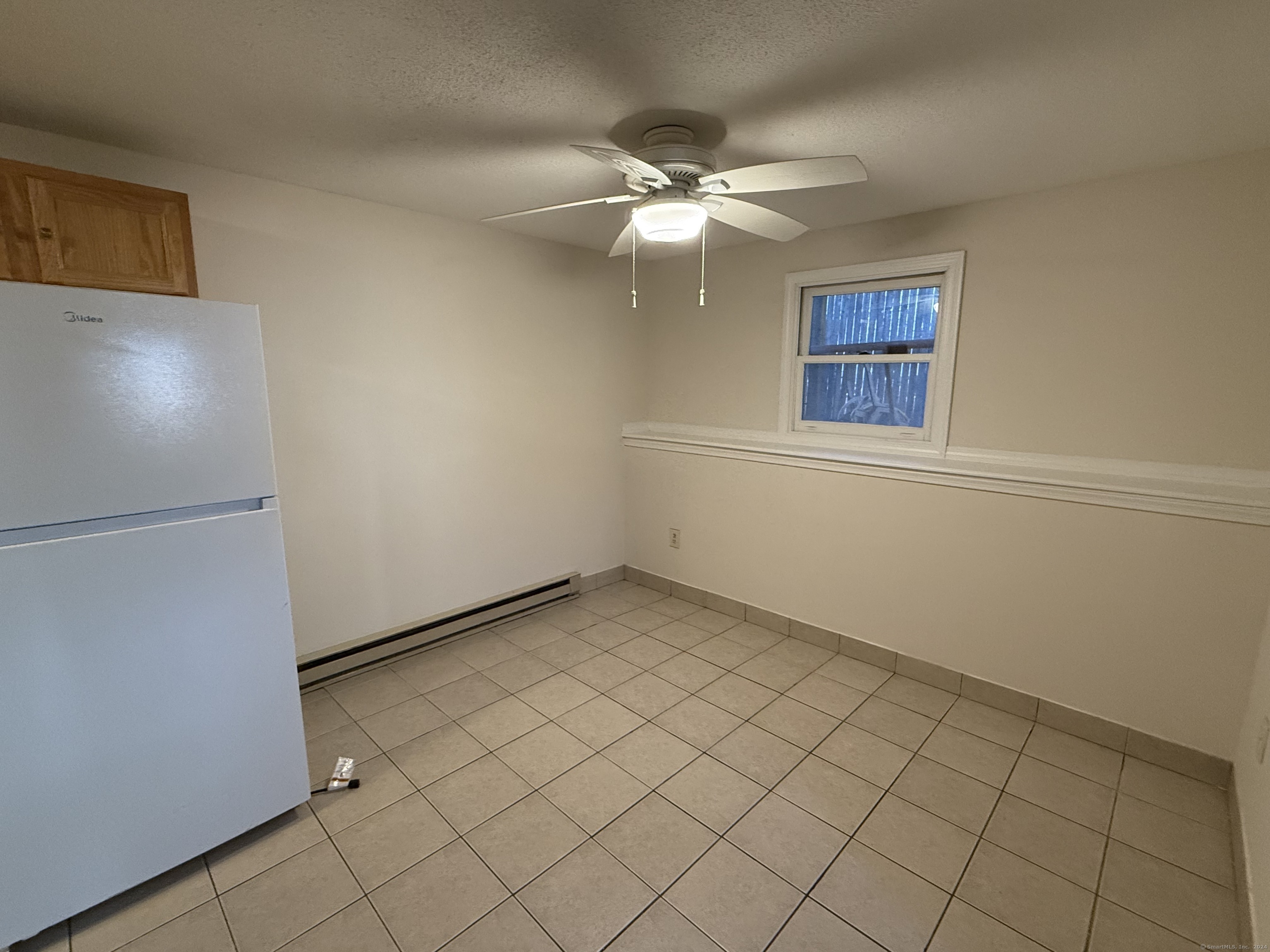 Property Photo:  26 Shirley Street Apt 6  CT 06708 