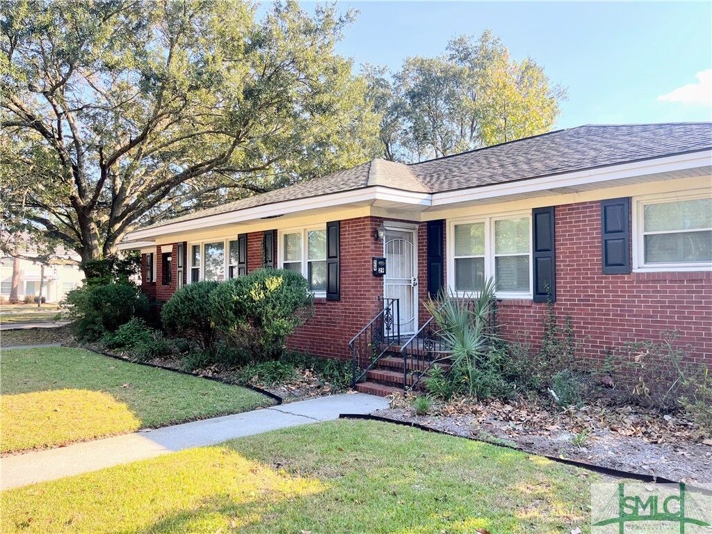 Property Photo:  29 E 62nd Street 29 &Amp 31  GA 31405 