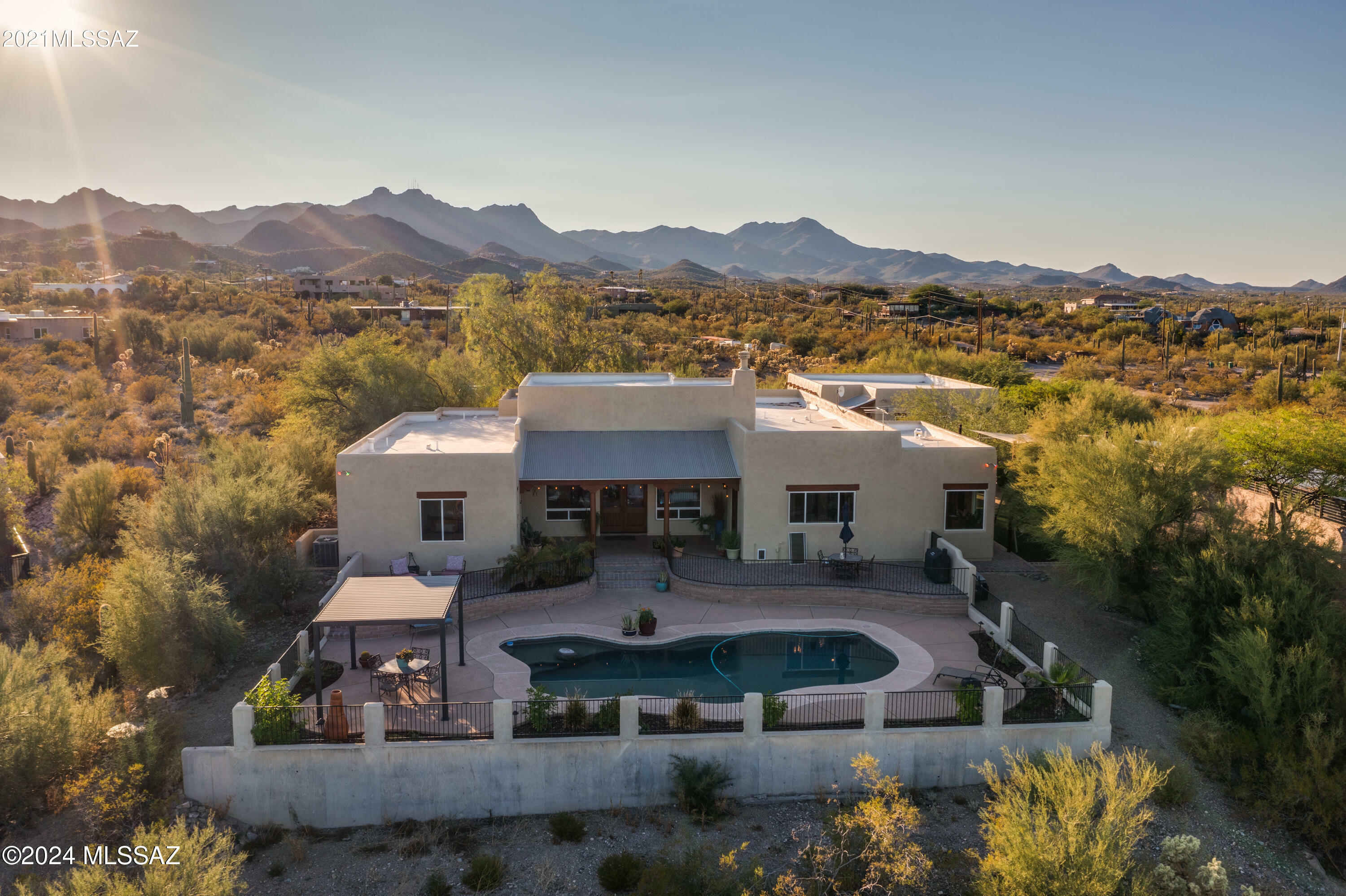 Property Photo:  2780 N Sunrock Lane  AZ 85745 