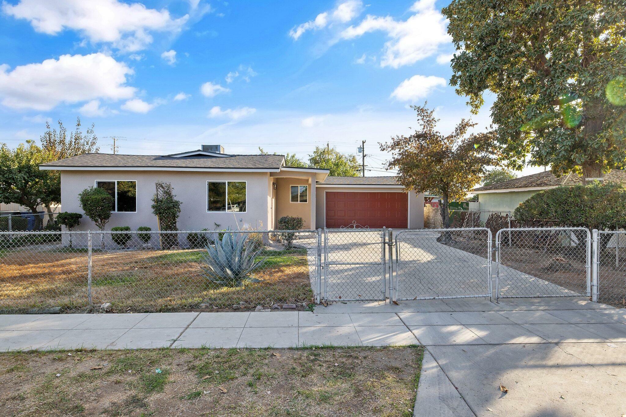 1147 W Woodward Avenue  Fresno CA 93706 photo