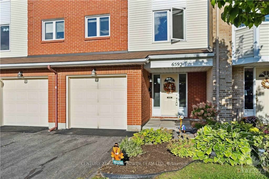 Photo de la propriété:  6593 Bilberry Dr  ON K1C 4N4 