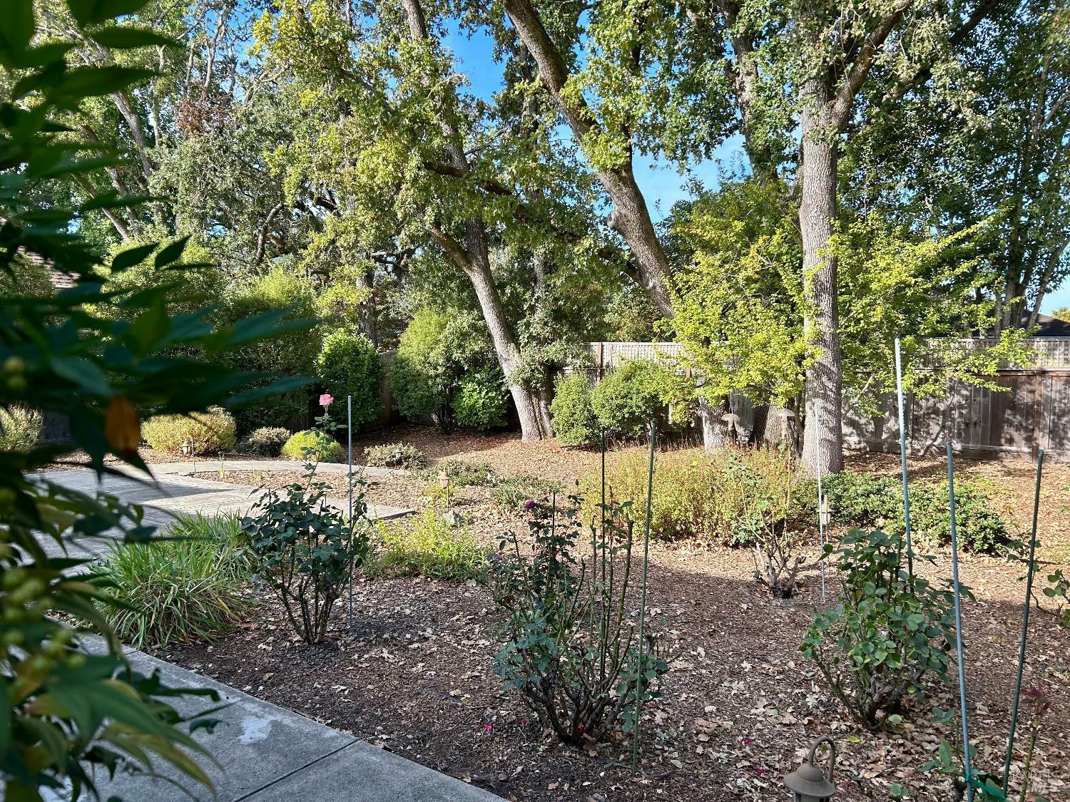 Property Photo:  9221 Oak Trail Circle  CA 95409 