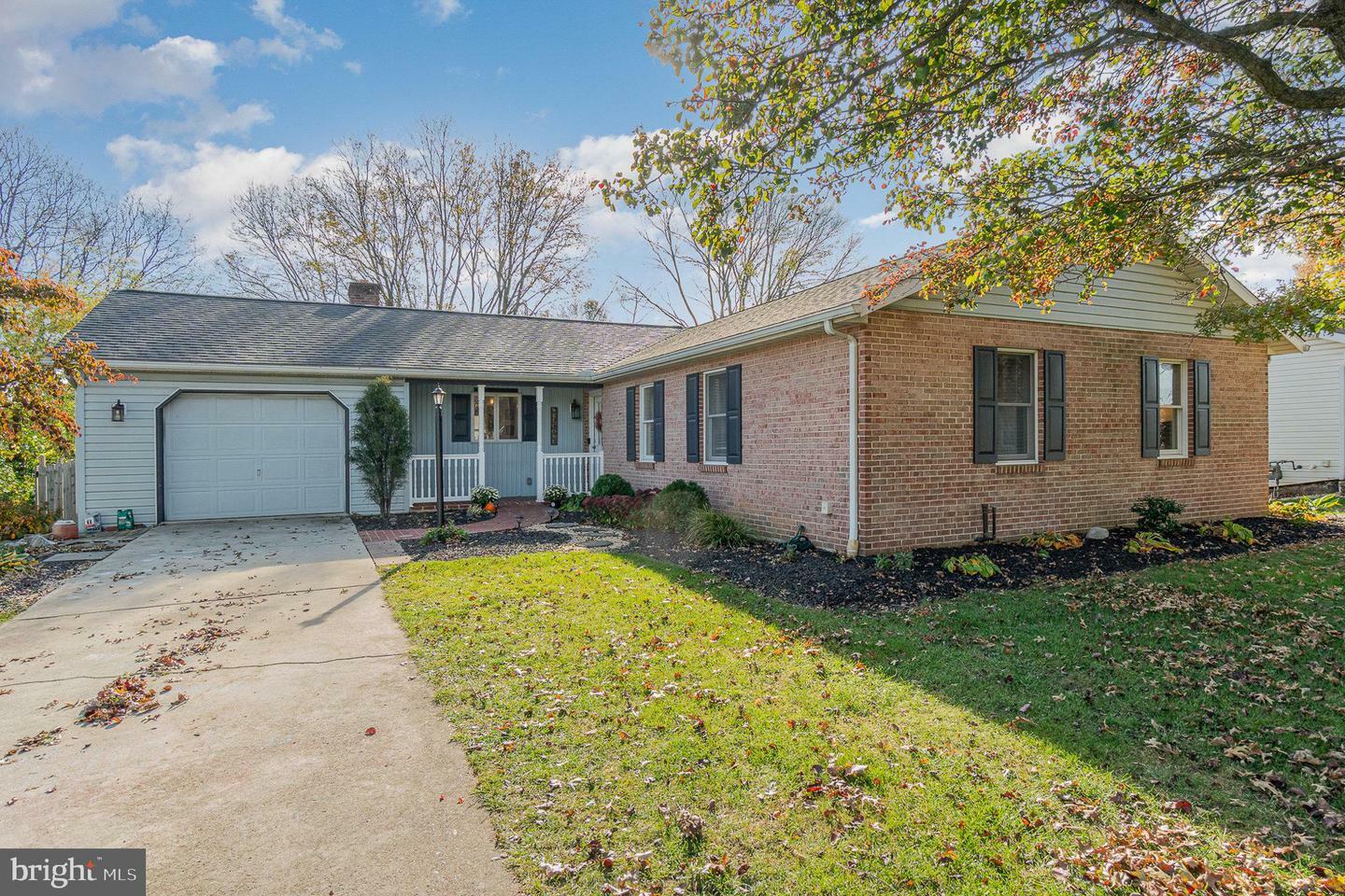 35 White Oak Boulevard  Mechanicsburg PA 17050 photo