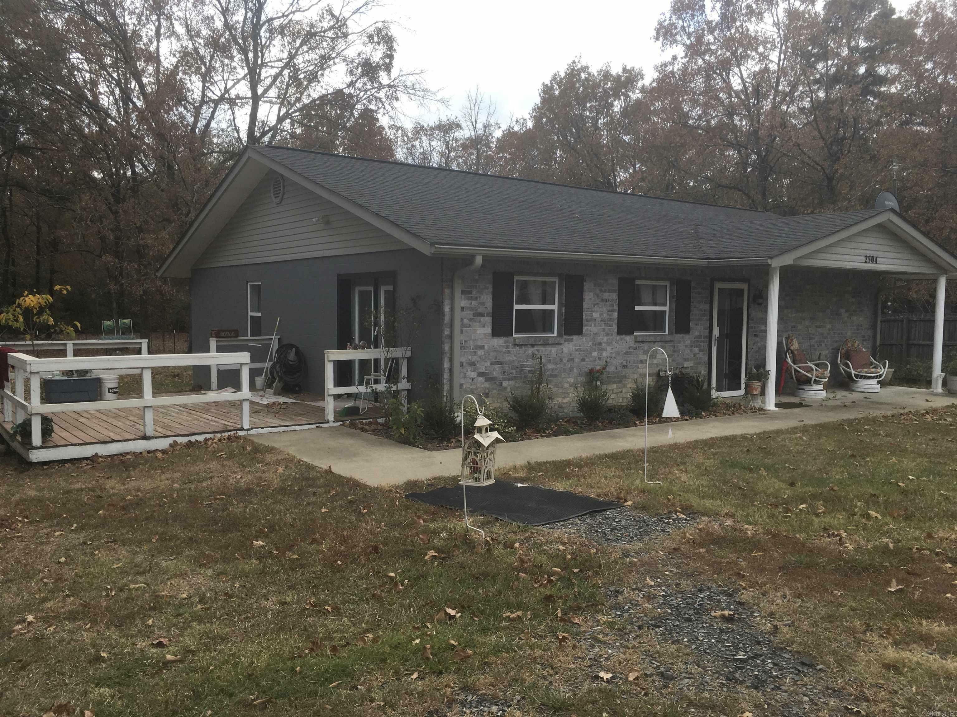 Property Photo: 2504 Sutherland Ave AR 71953-0000