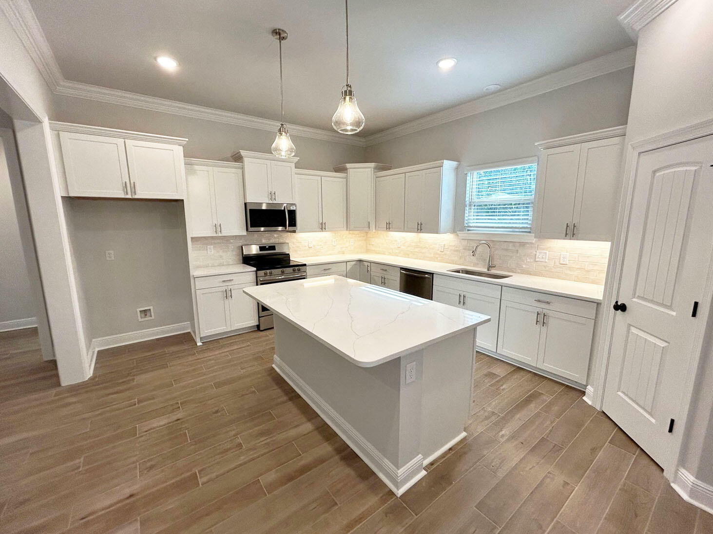 Property Photo: 38 E Tweet Street FL 32439