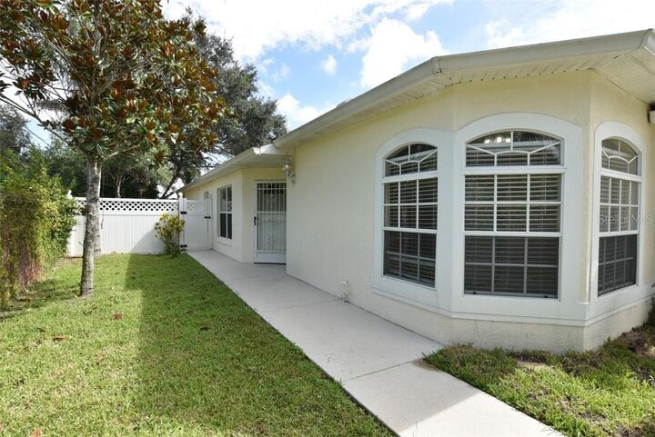 Property Photo: 10109 Cody Lane FL 32825
