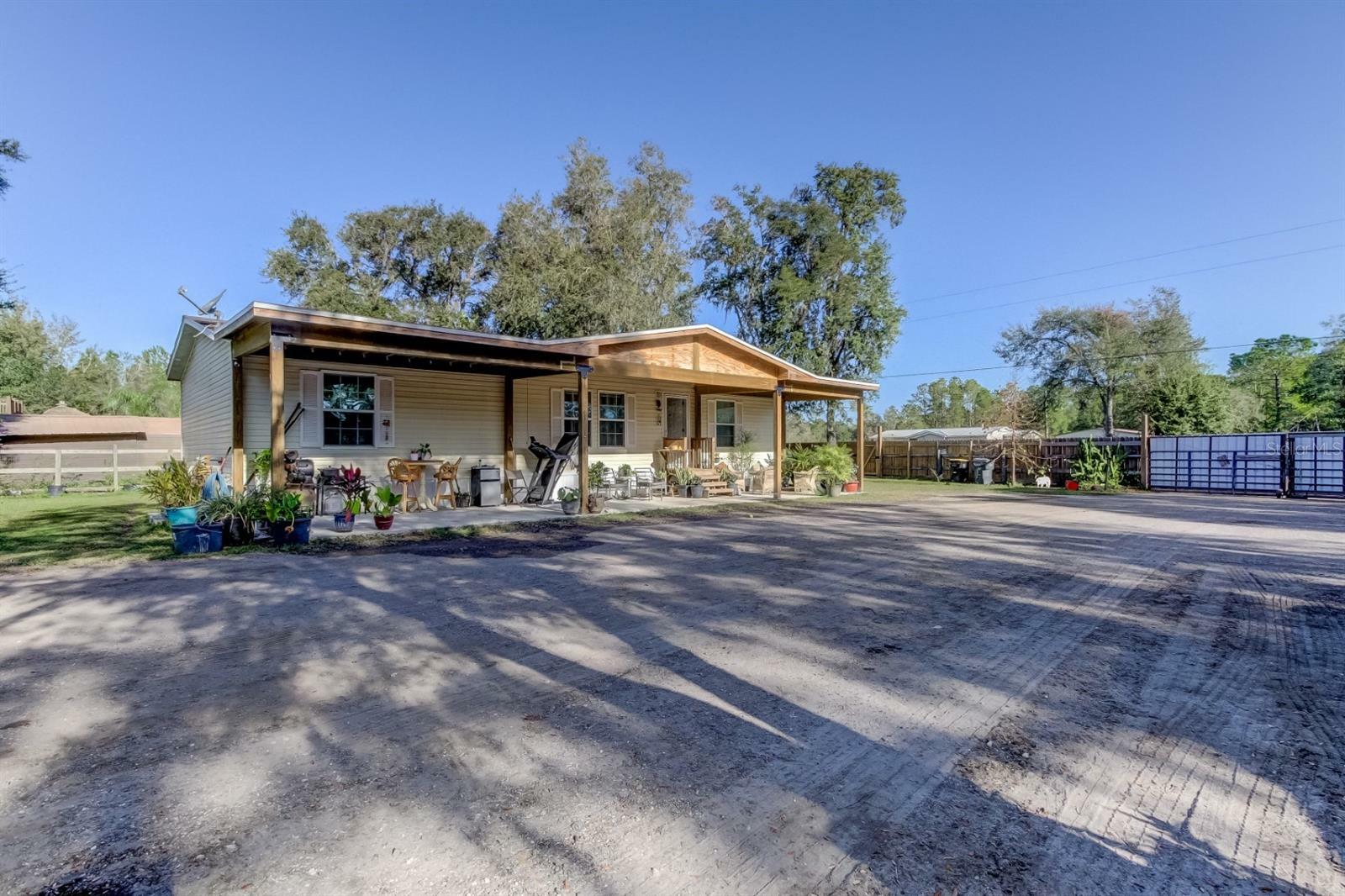 Property Photo:  2620 Forestland Drive  FL 33809 