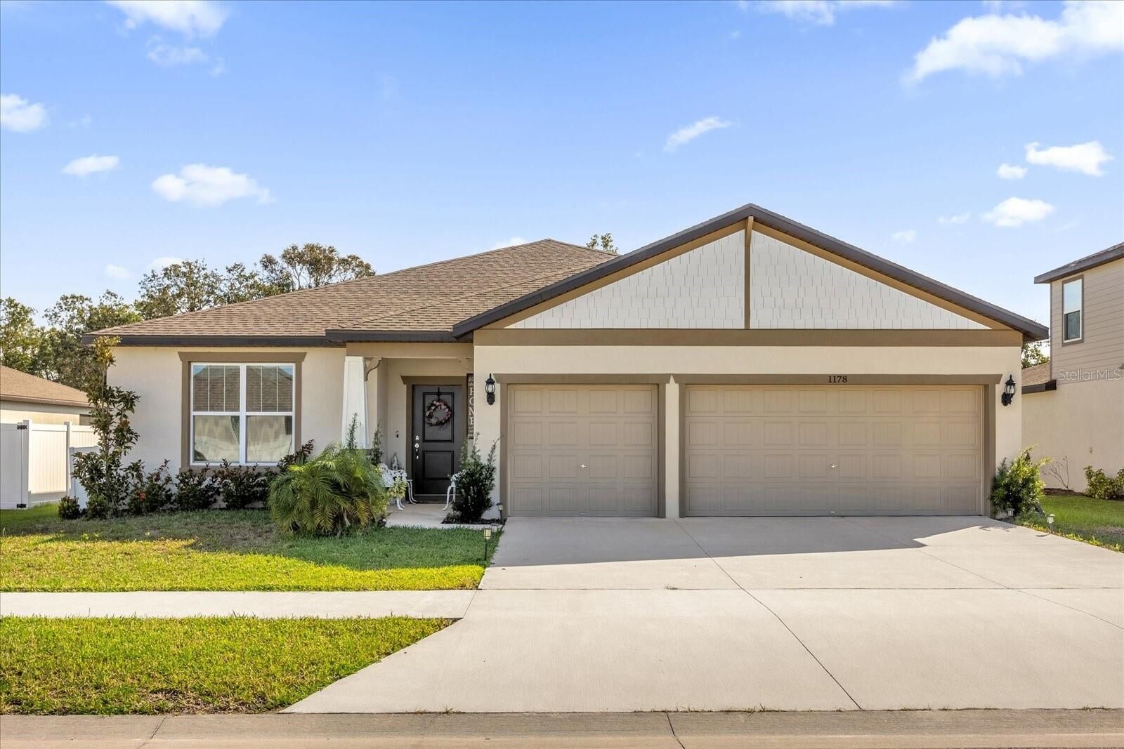Property Photo: 1178 Michelangelo Lane FL 33884