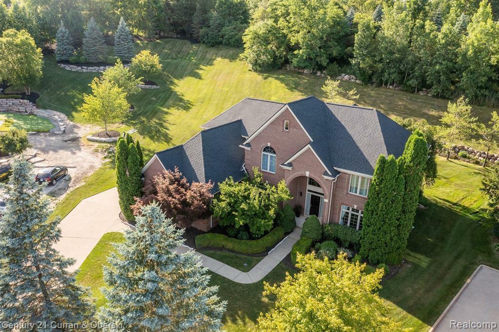 Property Photo:  18585 Steep Hollow Court  MI 48168 8567 