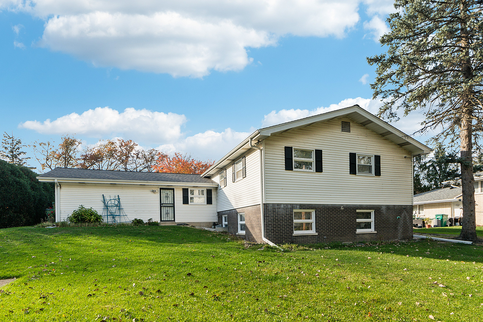 Property Photo:  14311 Ridge Avenue  IL 60462 