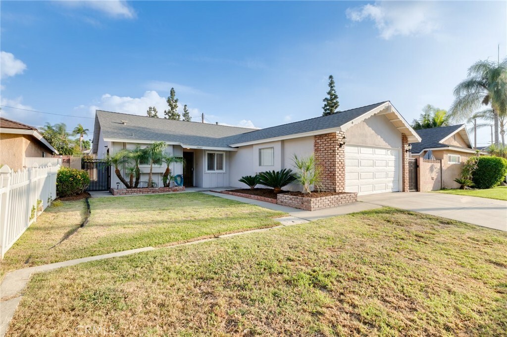 Property Photo:  10640 Victoria Avenue  CA 90604 