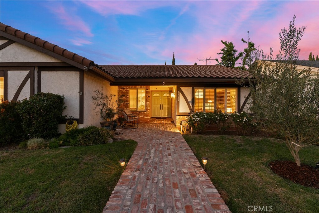 Property Photo:  16027 Gledhill Street  CA 91343 