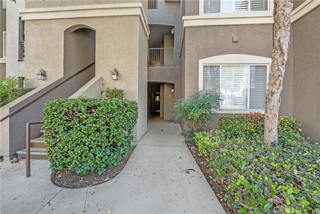 Property Photo:  22681 Oakgrove 612  CA 92656 