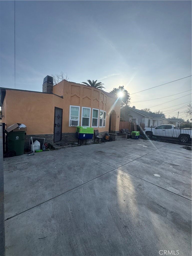 Property Photo:  2444 E 124th Street  CA 90222 