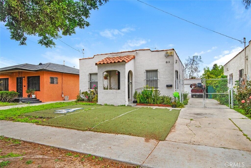 Property Photo:  611 W 91st Street  CA 90044 