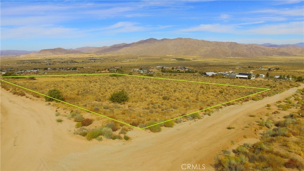 Property Photo:  43535204 Corto  CA 92308 