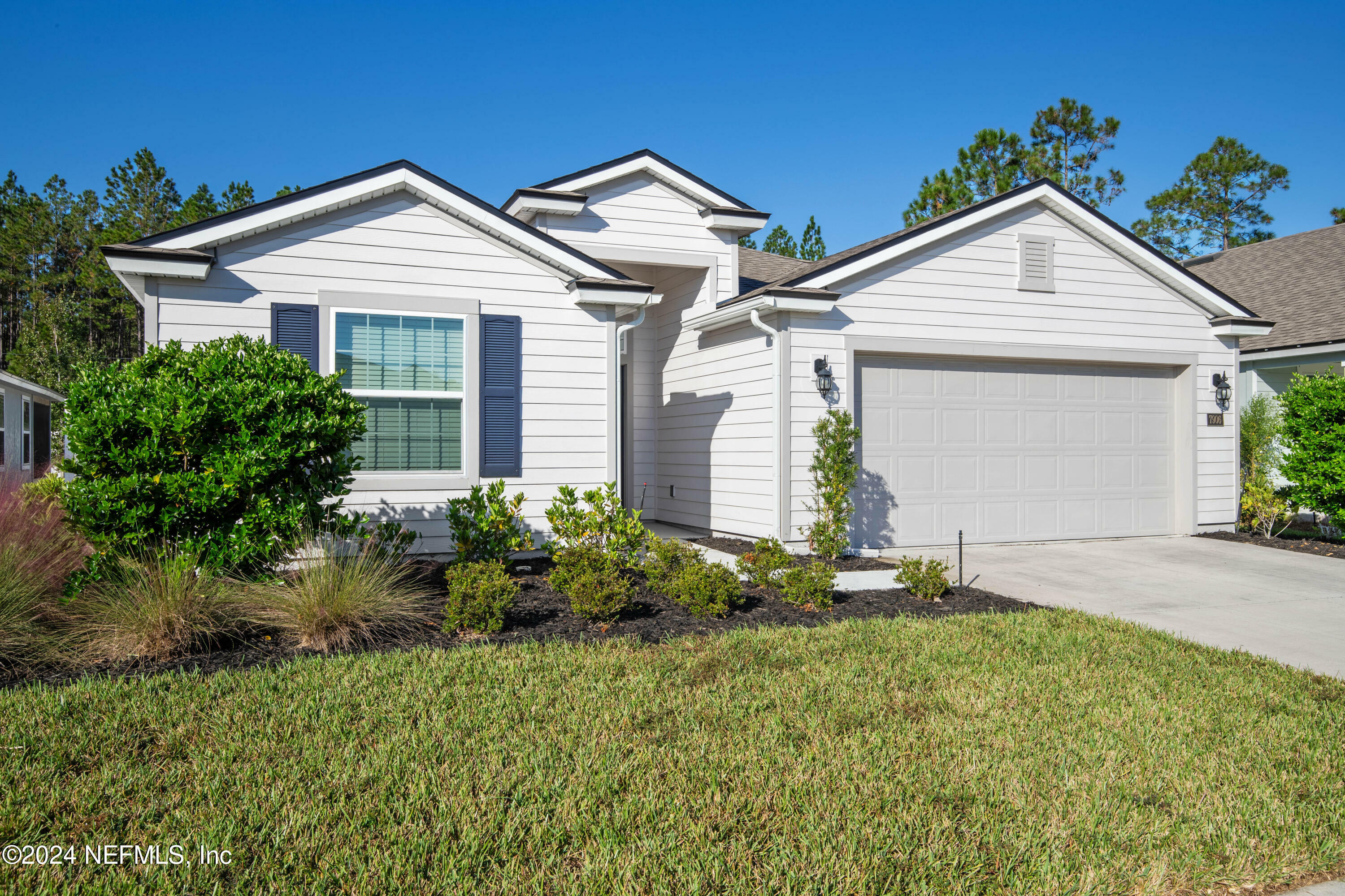 Property Photo:  7906 Island Fox Road  FL 32222 