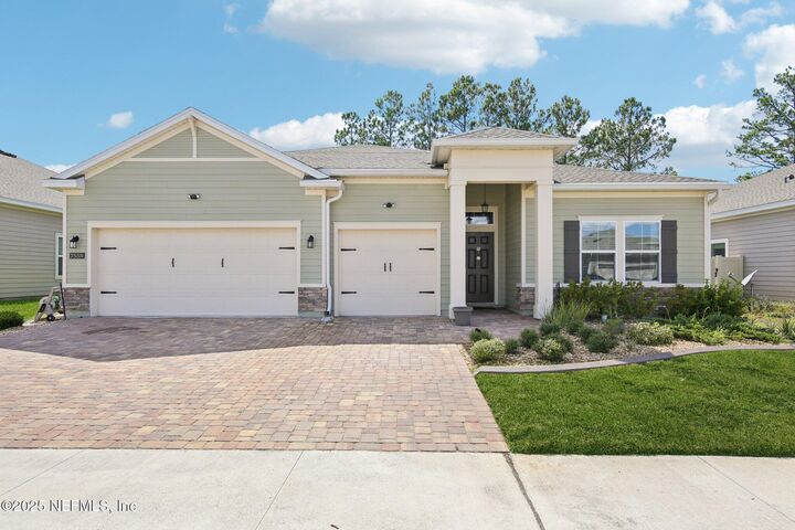 Property Photo: 7558 Nasturtium Way FL 32219