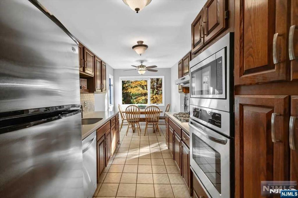 Property Photo:  222 Mountainview Drive  NJ 07430 