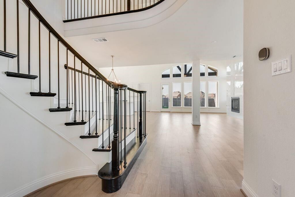 Property Photo: 3537 Beepalm Avenue TX 76084