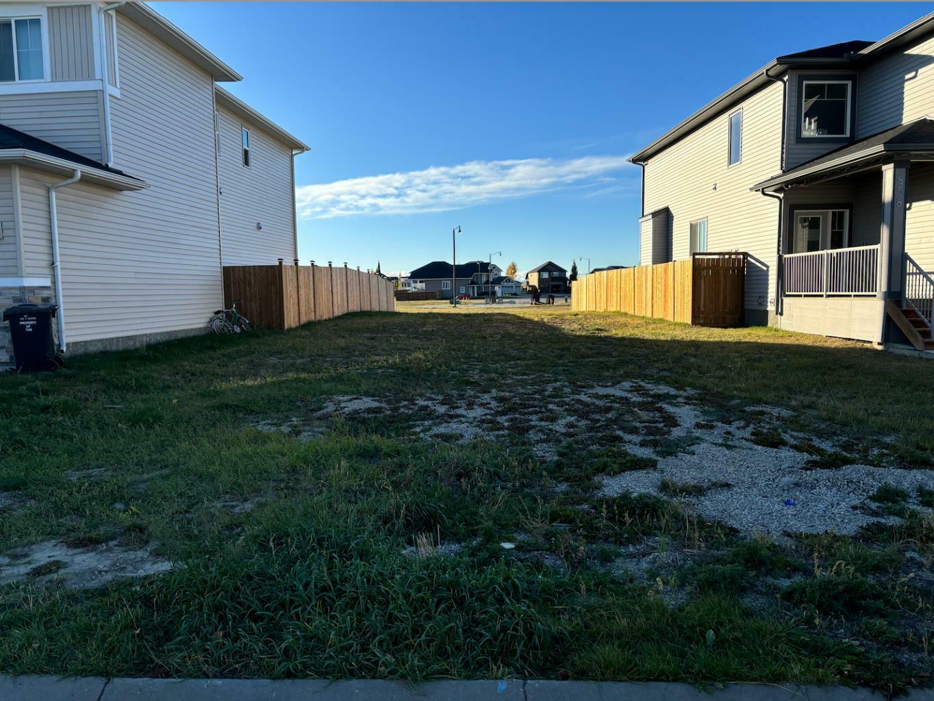 Property Photo:  856 Hampshire Crescent NE  AB T1V 0A9 