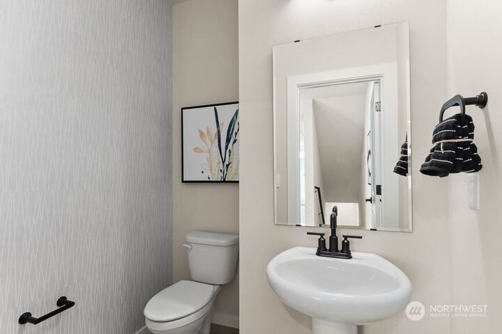 Property Photo: 14707 87th Avenue SE K1 WA 98296