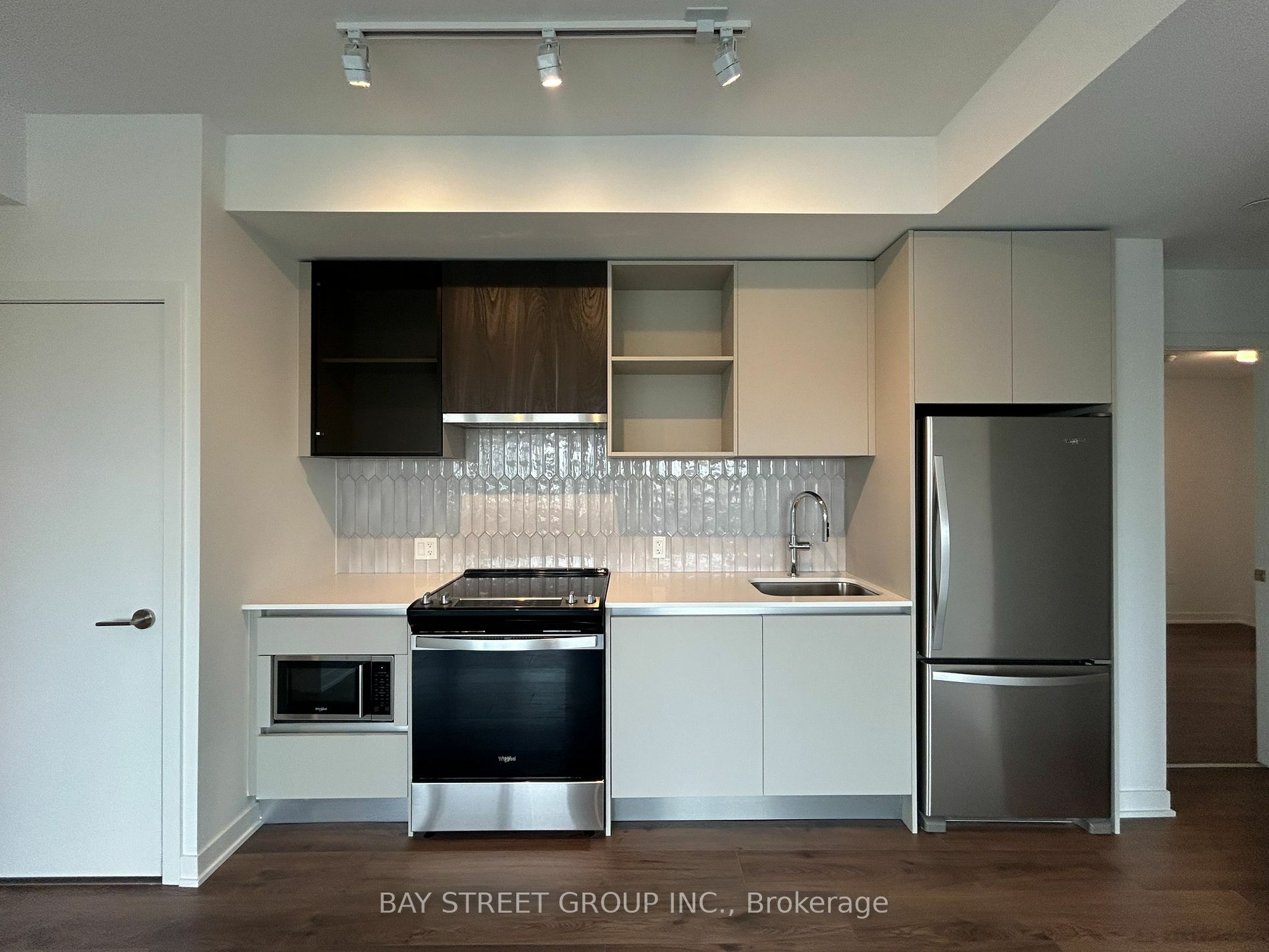 Property Photo:  395 Dundas St W 307  ON L6M 5R8 