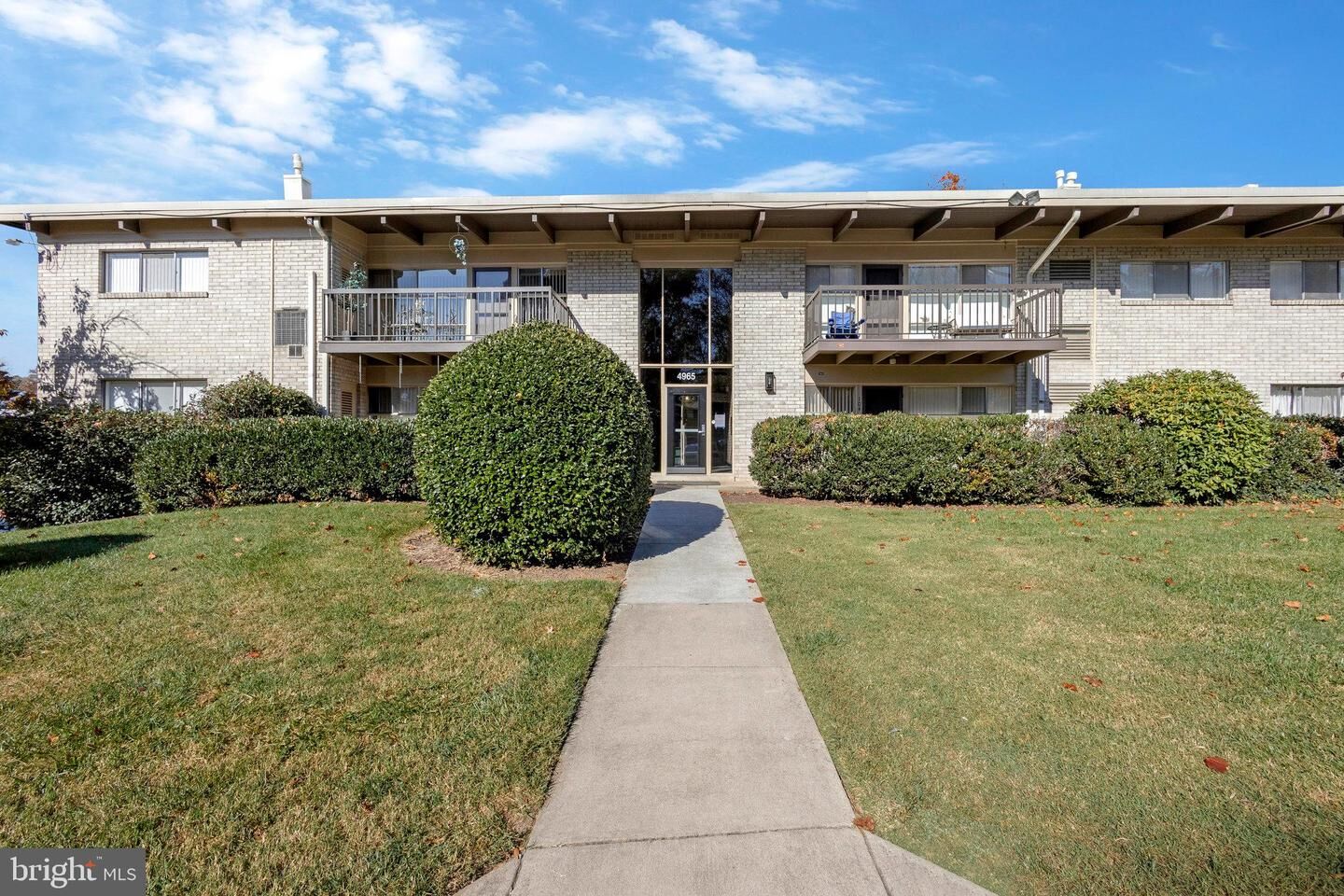 Property Photo:  4965 Americana Drive 103  VA 22003 