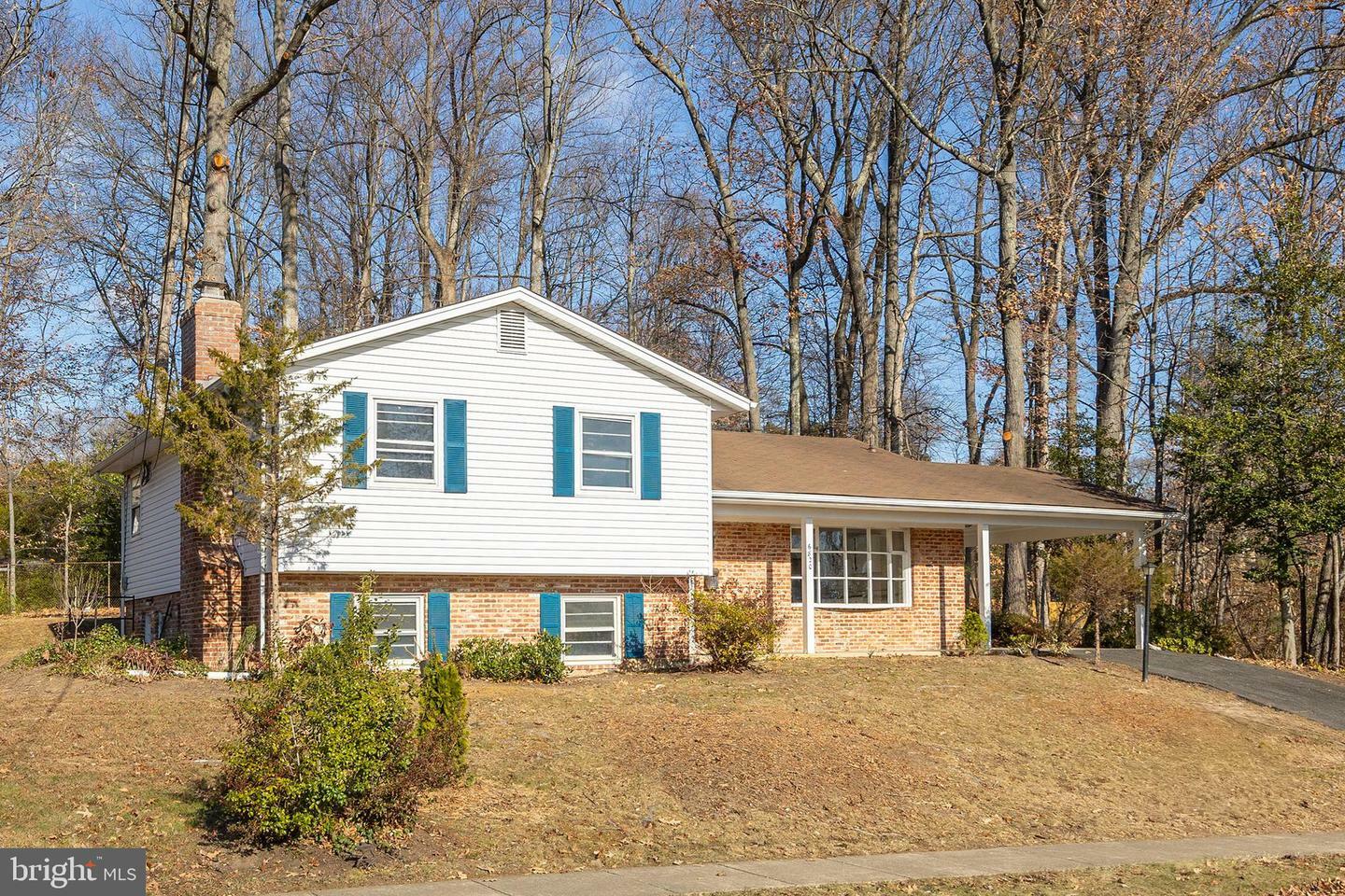 Property Photo:  6820 Beechtree Lane  VA 22042 