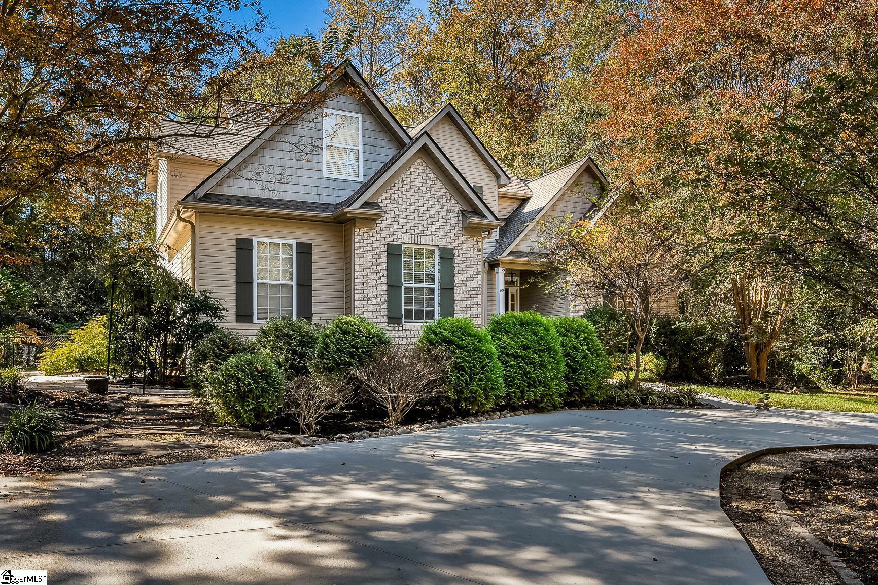 Property Photo:  204 Cove Harbor Court  SC 29687 