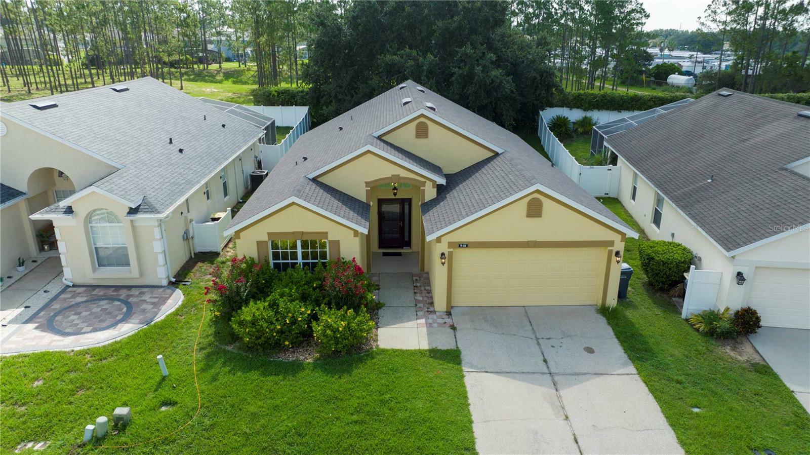 Property Photo:  918 Troon Cir  FL 33897 