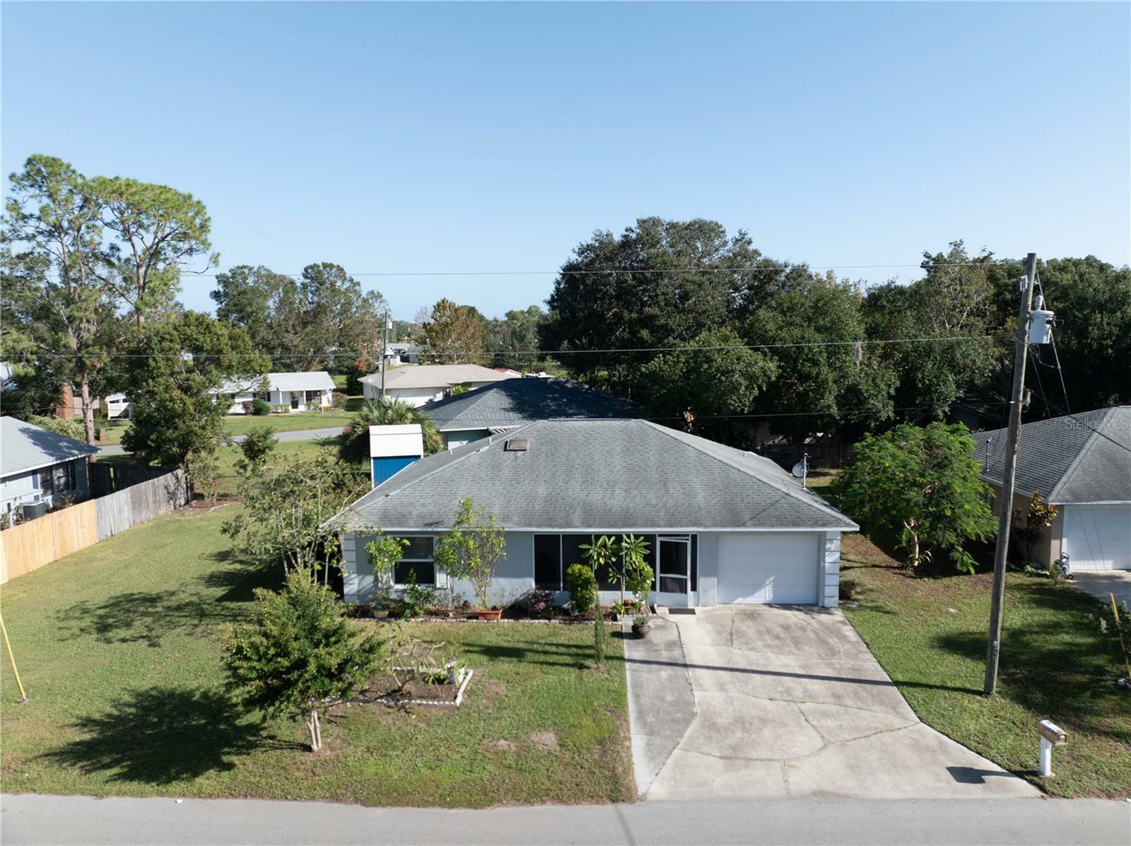 Property Photo:  199 S Lakeshore Lane  FL 33859 