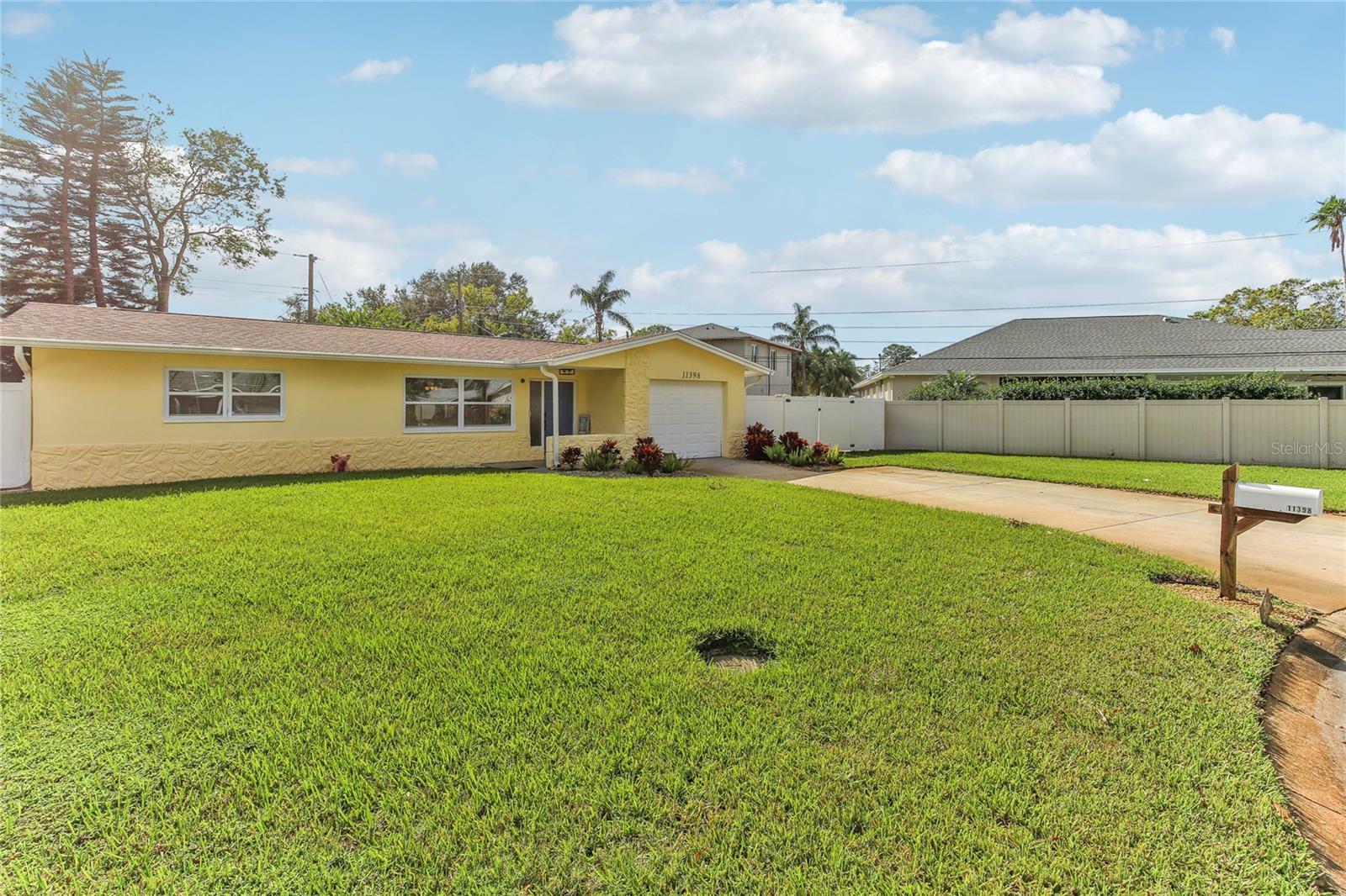 Property Photo:  11398 88th Avenue  FL 33772 