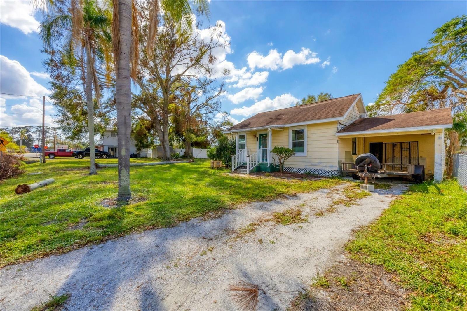 Property Photo:  310 41st Street W  FL 34209 