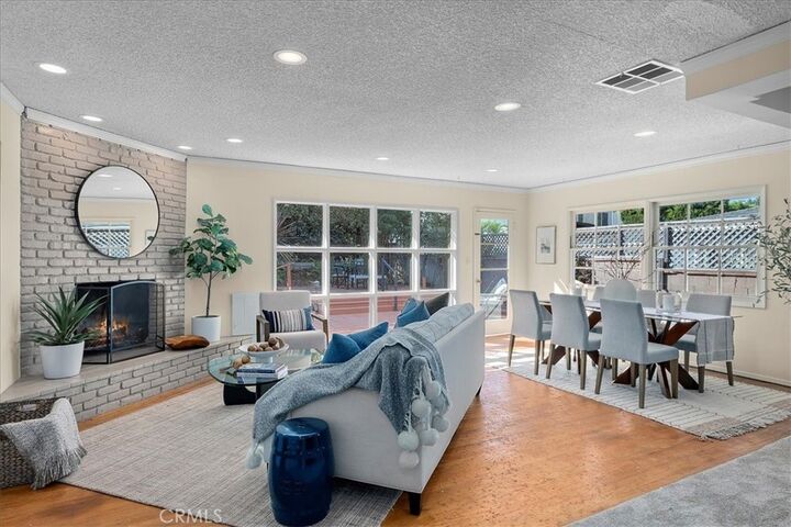 Property Photo:  109 Via La Circula  CA 90277 