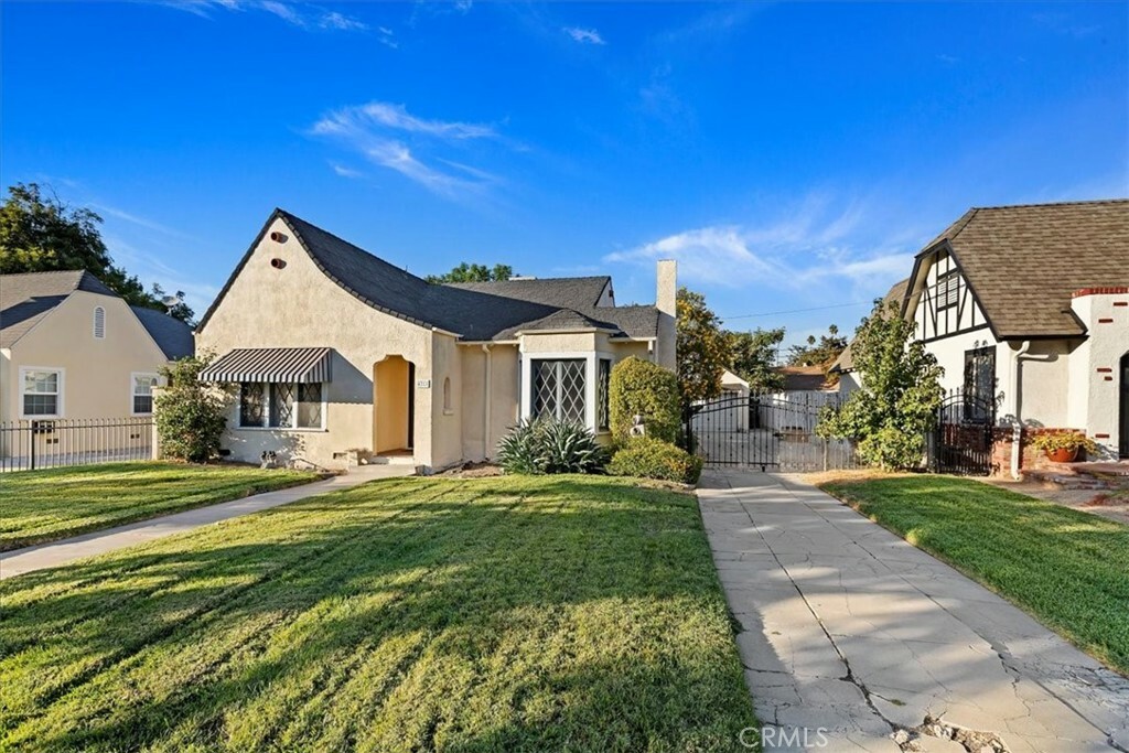 Property Photo:  4311 Sunnyside Drive  CA 92506 