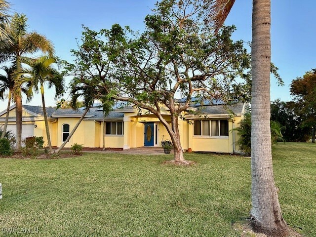 Property Photo:  2443 SE 28th Street  FL 33904 