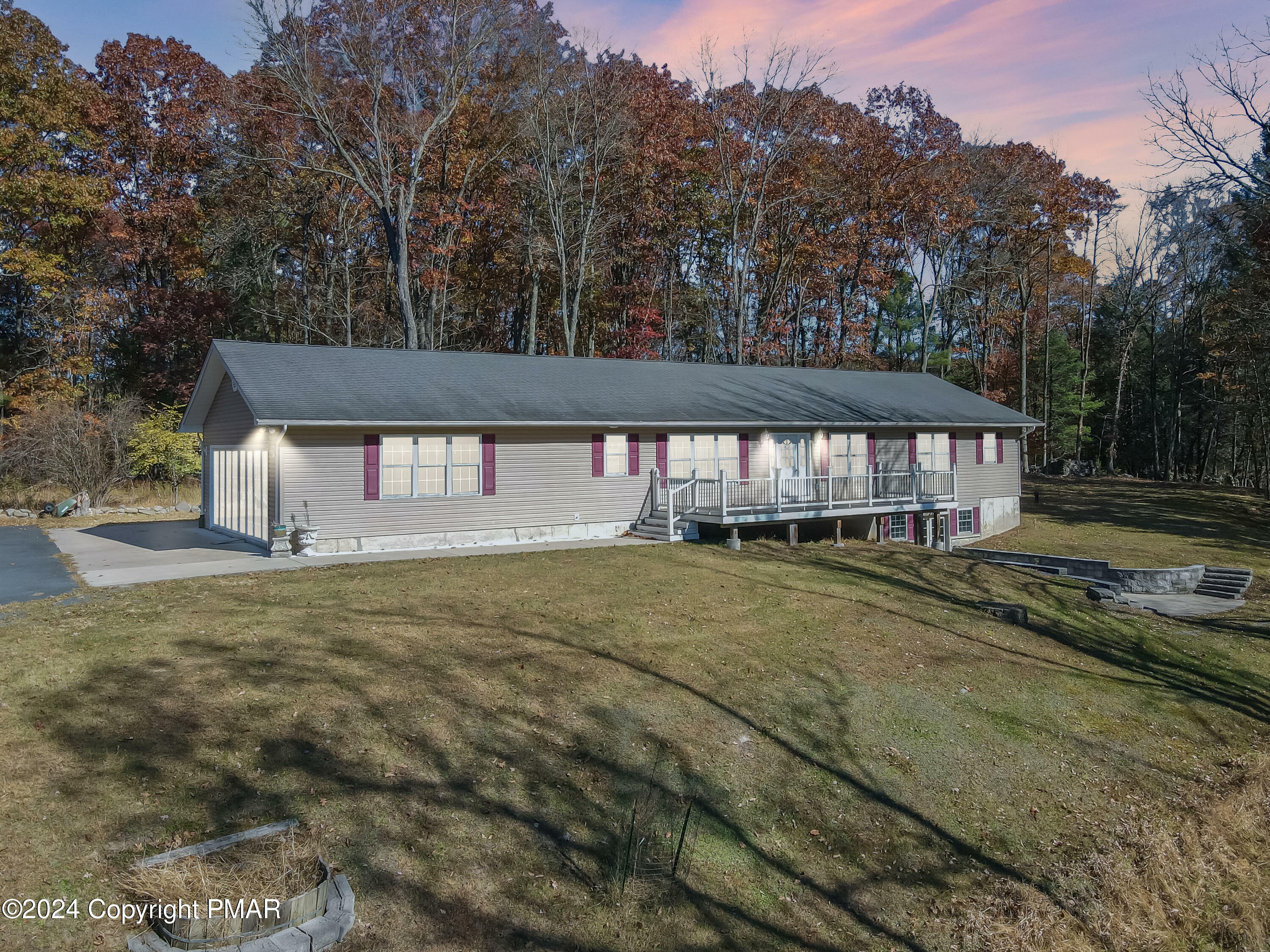 Property Photo:  141 Spruce Woods Road  PA 18360 