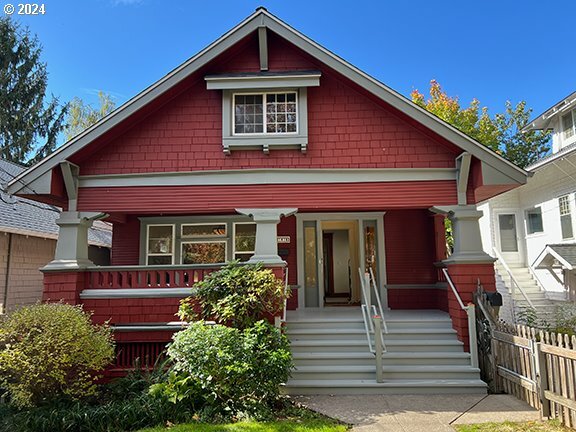 Property Photo:  1415 SE 53rd Ave  OR 97215 