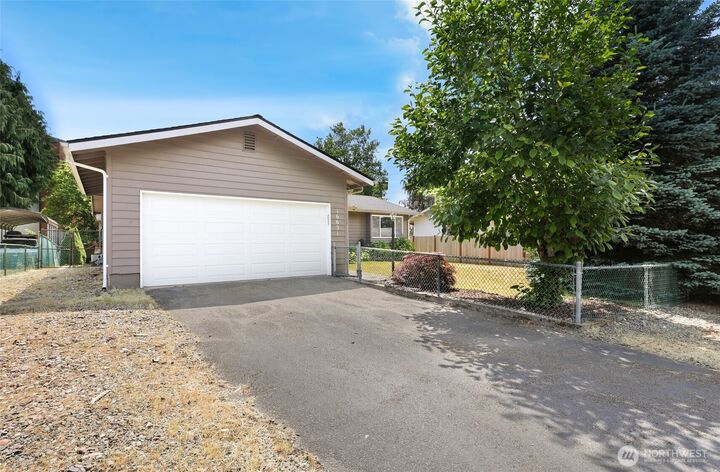 Property Photo: 16631 SE 279th Place WA 98042